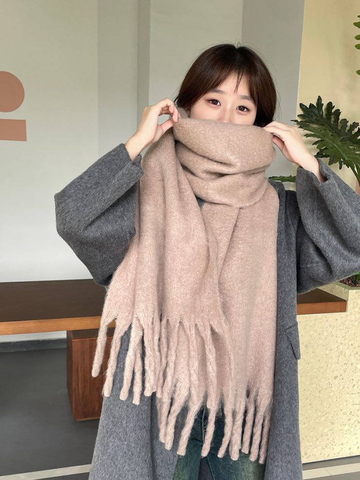 Winter-Ready Thick Scarf