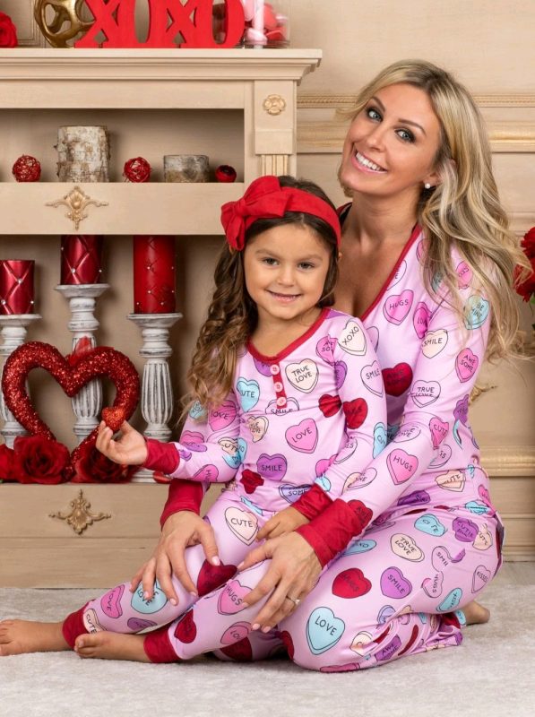 cute love print sleepwear