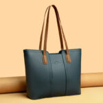 Large capacity tote