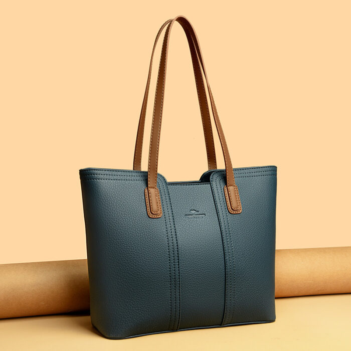 Large capacity tote