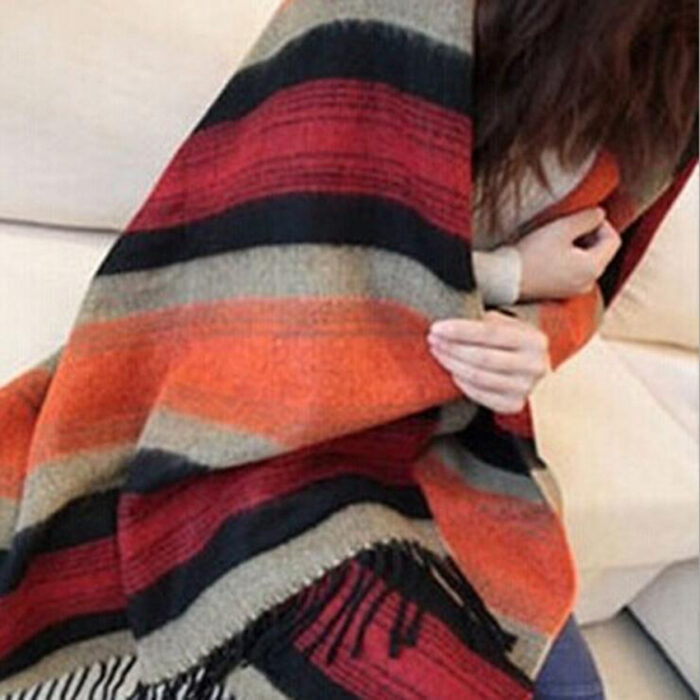 Chic woolen scarf