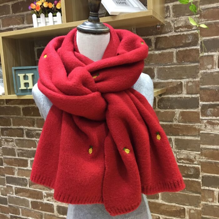 Pineapple wool scarf